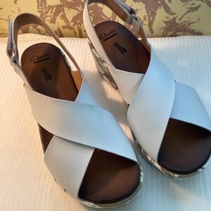 Clarks collection white 8W soft cushion sandals